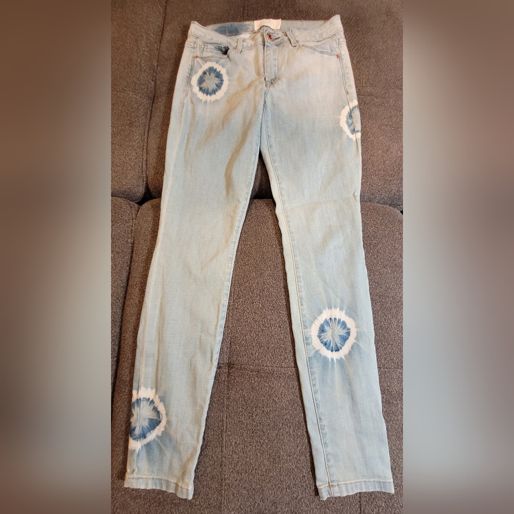 Rachel Roy jeans in size 27.